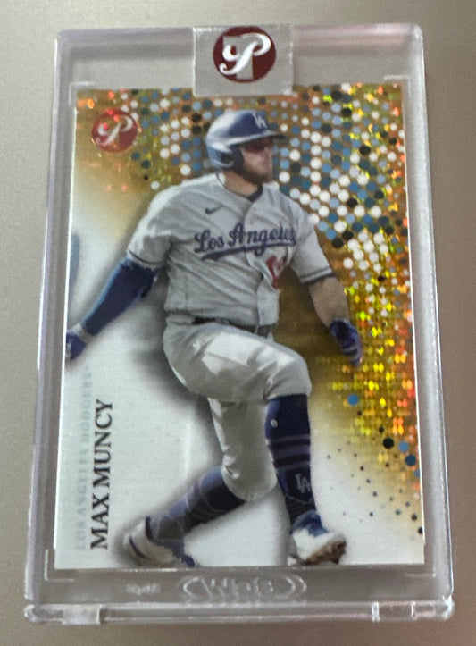 2022 Topps Pristine Max Muncy Gold Refractor /50 # 61